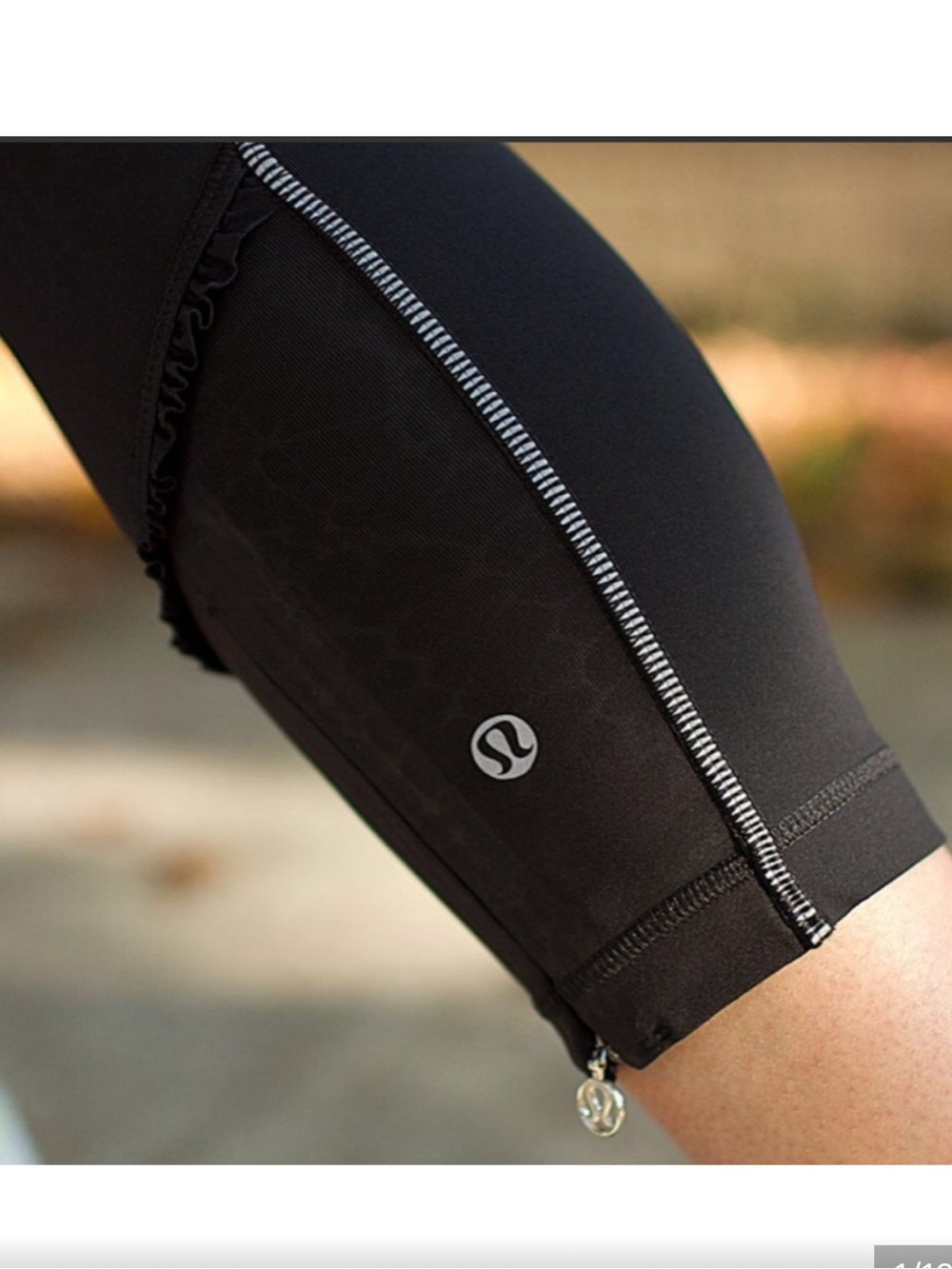 Lululemon Ruffle Zip 3/4 legging - Picture 2 of 6
